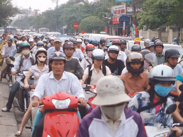 90% người dân Hà Nội đang sử dụng phương tiện cá nhân hàng ngày. Ảnh: Trọng Đảng