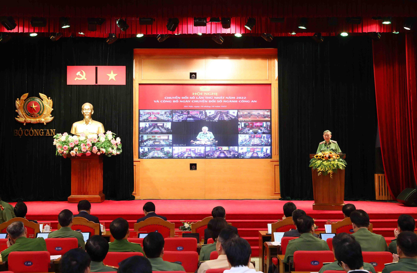 Toàn cảnh Hội nghị.