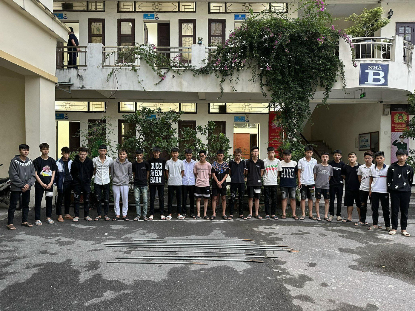 Nhóm thanh thiếu niên trong vụ việc. Nhóm thanh thiếu niên trong vụ việc.