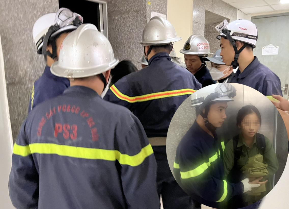 Nữ sinh được cứu ra ngoài an toàn.