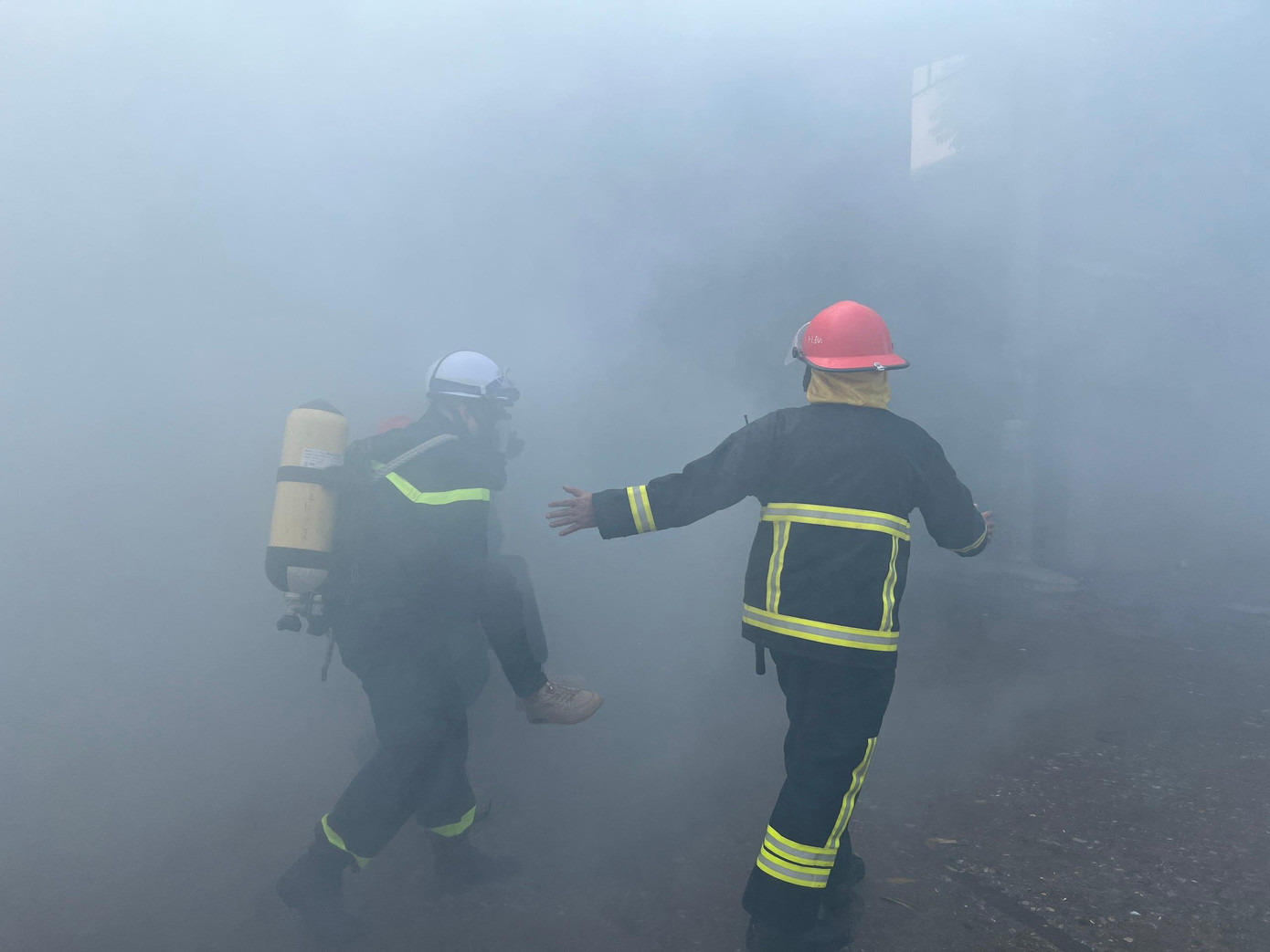 Tất cả người mắc kẹt trong đám cháy đều được cứu nạn ra ngoài an toàn.