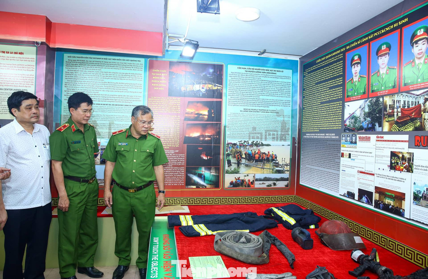 Phát biểu tại buổi lễ, Thứ trưởng Bộ Công an Nguyễn Văn Long cho biết, trải qua 61 năm xây dựng, chiến đấu và trưởng thành, dưới sự lãnh đạo trực tiếp, toàn diện và sự quan tâm sâu sắc của Đảng ủy Công an Trung ương và Bộ Công an, cấp ủy, lãnh đạo Công an các cấp, sự phối hợp hiệu quả, thiết thực của các ban, bộ, ngành, cấp ủy, chính quyền địa phương các cấp, lực lượng Cảnh sát phòng PCCC&CNCH đã không ngừng lớn mạnh, khắc phục khó khăn, gian khổ, hy sinh, phấn đấu vươn lên hoàn thành xuất sắc nhiệm vụ được giao, là lực lượng chủ công, nòng cốt trên mặt trận chống giặc lửa.