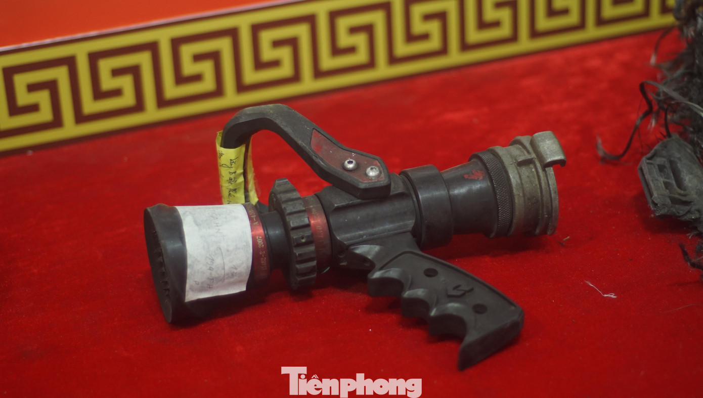 Lăng chữa cháy liệt sĩ Nguyễn Đình Phúc dùng.