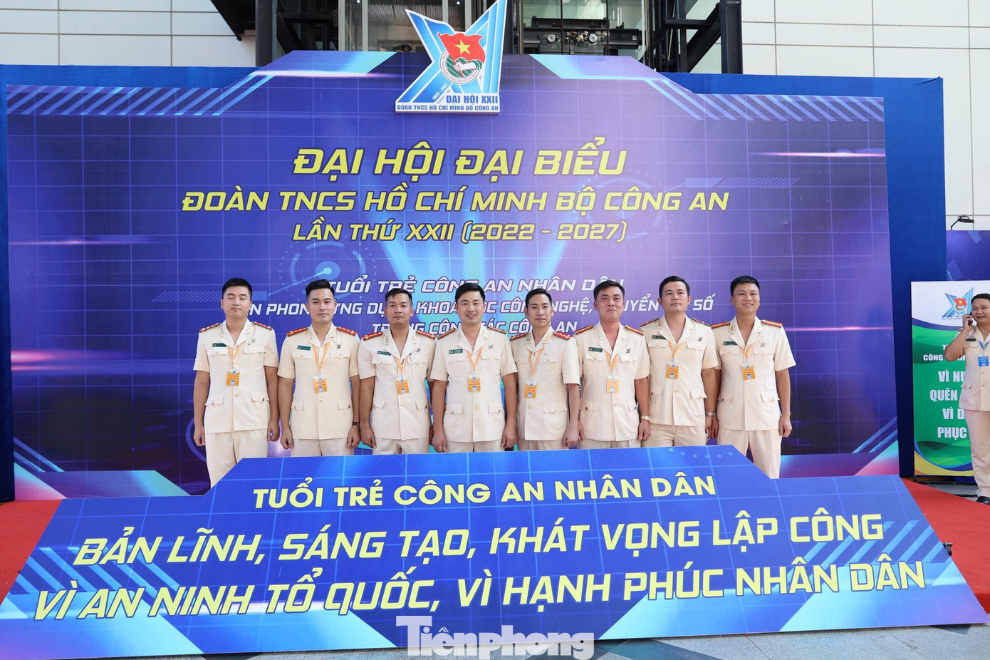 Theo Ban tổ chức Đại hội, triển lãm cũng là báo cáo tổng kết bằng hình ảnh của tuổi trẻ Công an nhân dân, giai đoạn 2017- 2022, bao gồm tổng thể hình ảnh các hoạt động của tuổi trẻ Công an nhân dân từ lịch sử các đại hội, sự quan tâm của lãnh đạo các cấp đối với tuổi trẻ Công an nhân dân, hình ảnh công tác giáo dục, các phong trào, hành động cách mạng, hoạt động đồng hành với thanh niên; công tác xây dựng Đoàn, Đoàn tham gia xây dựng Đảng; những phần thưởng cao quý Đảng, Nhà nước trao cho tuổi trẻ Công an nhân dân, đặc biệt là những hình ảnh đạt giải trong cuộc thi ảnh “Nét đẹp tuổi trẻ Công an nhân dân”.