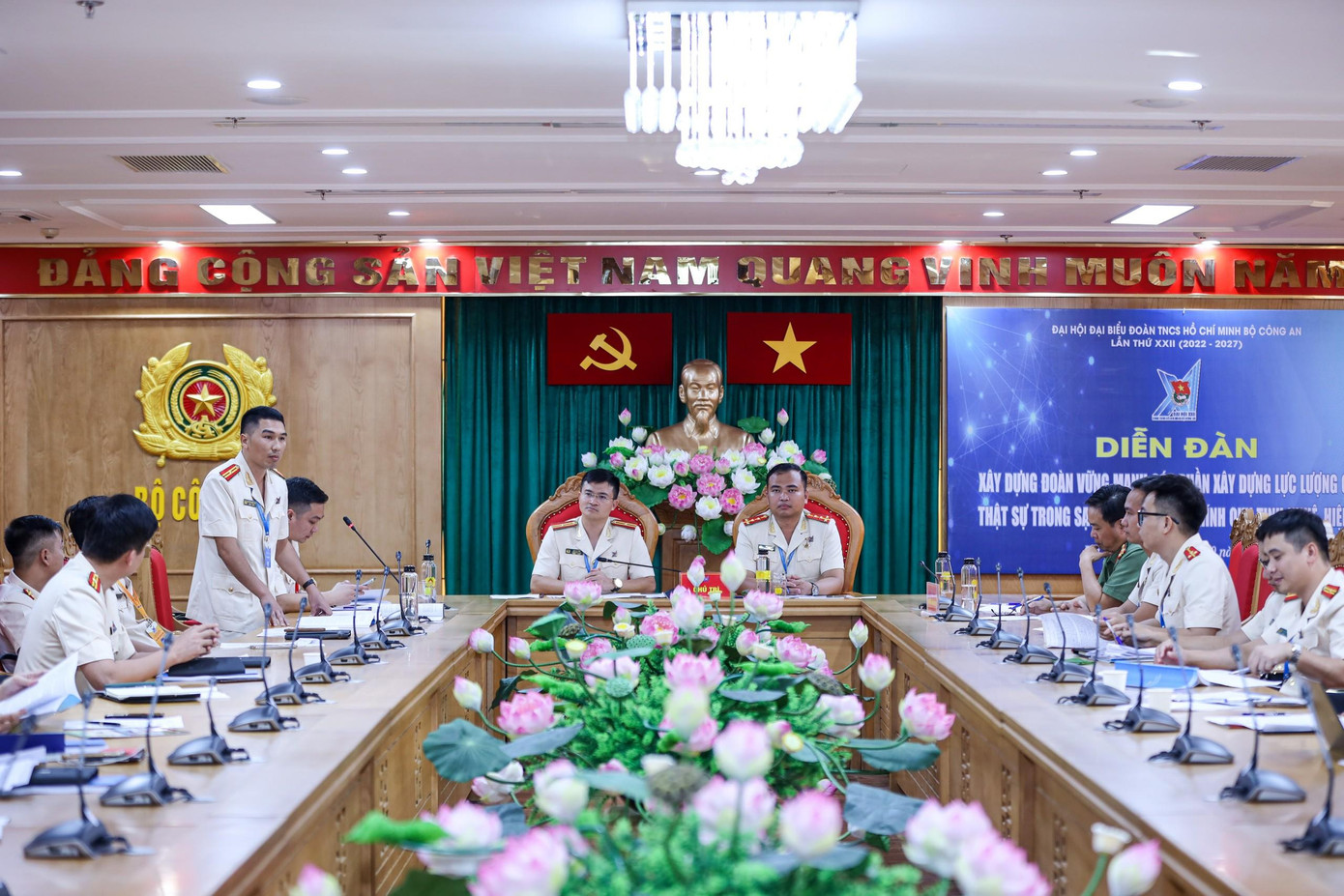 Các đại biểu tham gia thảo luận tại Đại hội.