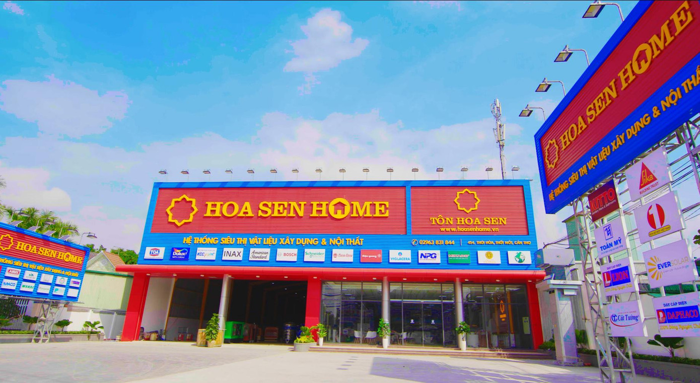 Tập đoàn Hoa Sen sở hữu hệ thống phân phối với hơn 536 cửa hàng bán lẻ trên toàn quốc, bao phủ tốt thị trường nội địa, bán hàng đến tận tay người tiêu dùng.