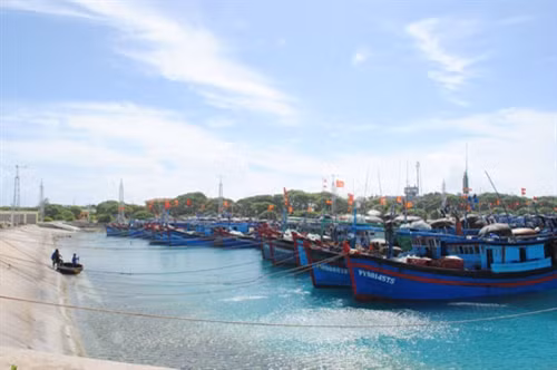 Âu tàu Song Tử Tây, điểm tựa vững chắc của ngư dân bám biển