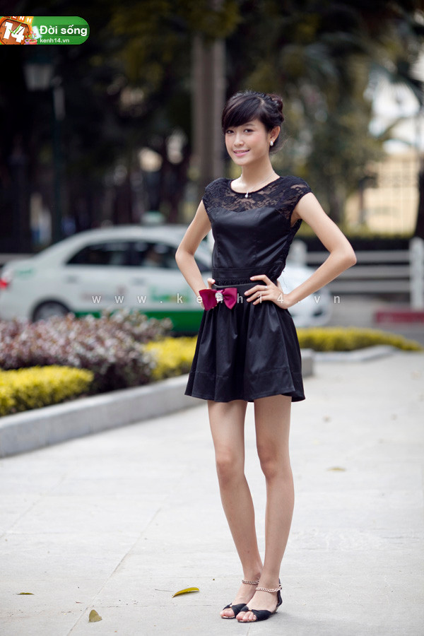 Cộng với đôi chân dài miên man nữa chứ. Cộng với đôi chân dài miên man nữa chứ