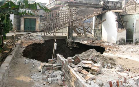 Gia đình anh BÌnh đã phải sơ tán ngay trong chiều 21/12.