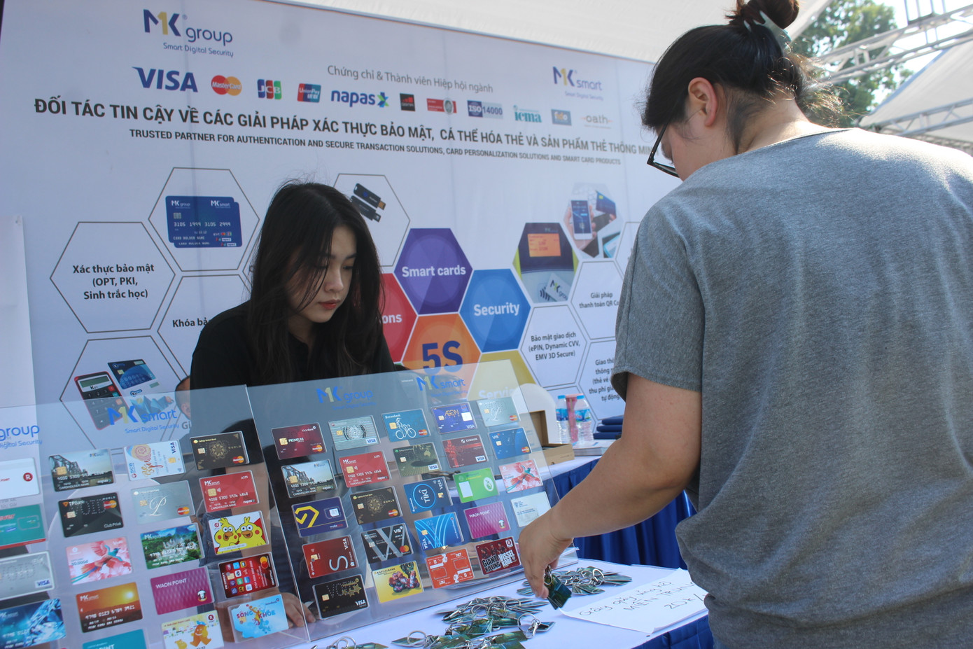 Trải nghiệm công nghệ cá nhân hoá thẻ tại Sóng Fesival ảnh 4