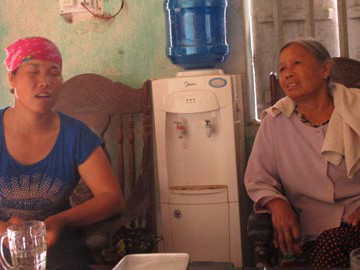 Chị Thủy và mẹ chồng trong căn nhà vắng bóng đàn ông. Chị Thủy và mẹ chồng trong căn nhà vắng bóng người đàn ông