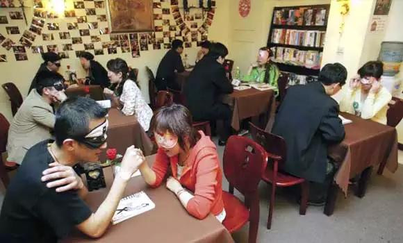 Ngày càng nhiều người tìm đến các dịch vụ hẹn hò. - Ảnh minh họa: Internet