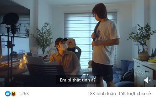 Clip "chị ong nâu" hiện đang được dân mạng đua nhau chia sẻ và cover Clip "chị ong nâu" hiện đang được dân mạng đua nhau chia sẻ và cover