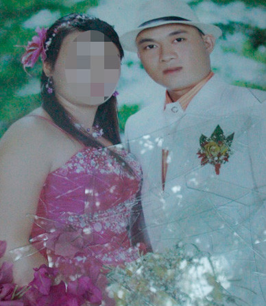 Hình cưới của hung thủ và nạn nhân