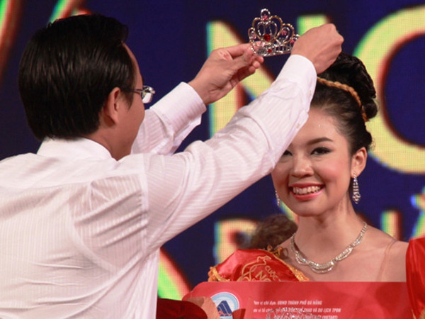 Xuân Trang giây phút đăng quang. Xuân Trang phút đăng quang