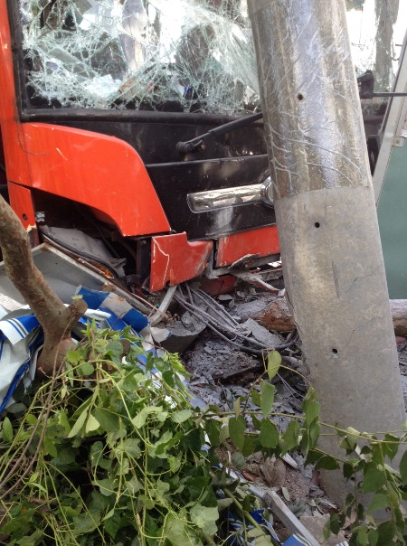 BẢN TIN ATGT: Va chạm xe chở rác, người phụ nữ chết thảm ảnh 6