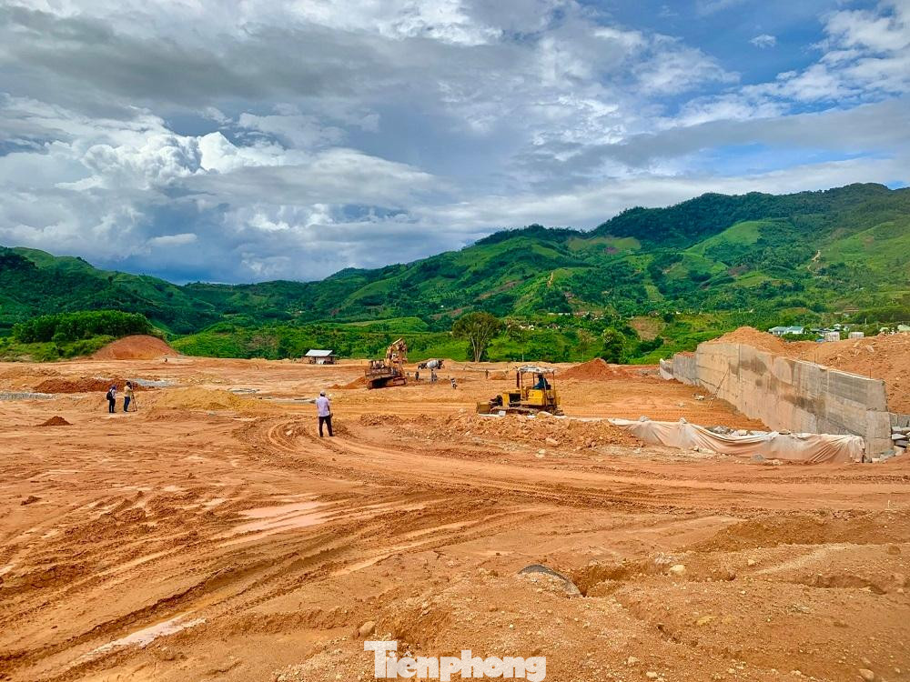 Quảng Ngãi: Khẩn trương di dân vùng sạt lở vào khu tái định cư trước mùa mưa bão ảnh 1 Quảng Ngãi: Khẩn trương di dân vùng sạt lở vào khu tái định cư trước mùa mưa bão ảnh 1