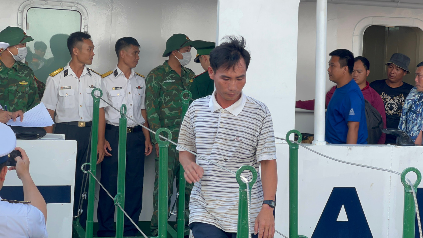 Hiện vẫn còn 13 ngư dân mất tích. Dù lực lượng cứu nạn liên tục mở rộng phạm vi tìm kiếm người nhưng đến nay vẫn chưa thể tìm thấy.