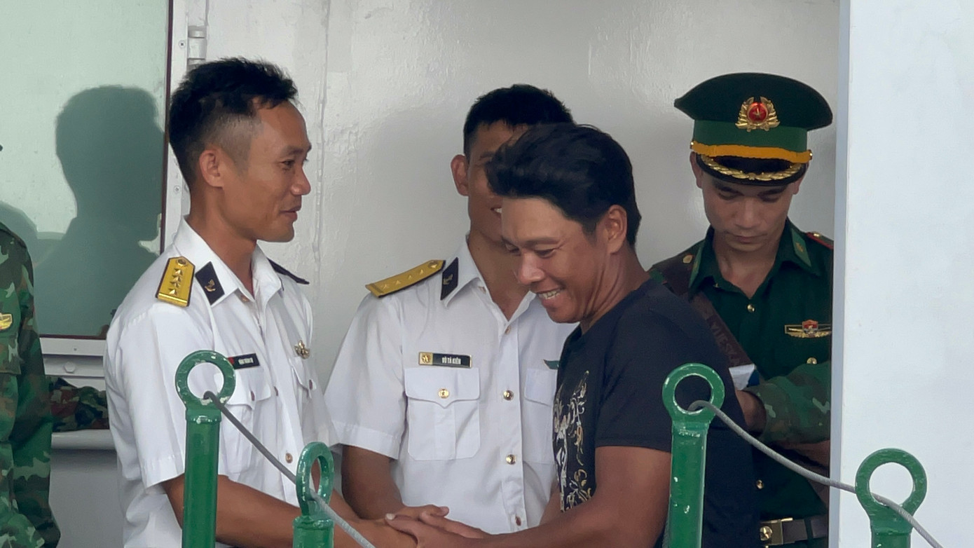 Hiện vẫn còn 13 ngư dân mất tích. Dù lực lượng cứu nạn liên tục mở rộng phạm vi tìm kiếm người nhưng đến nay vẫn chưa thể tìm thấy.