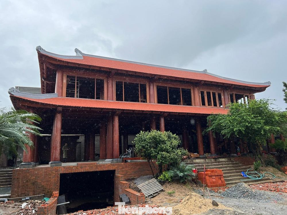 Khối nhà xây dựng trái phép trên đất lúa của ông Nguyễn Hồng Sơn khi bị phát hiện và xử phạt, yêu cầu tháo dỡ trả lại nguyên trạng