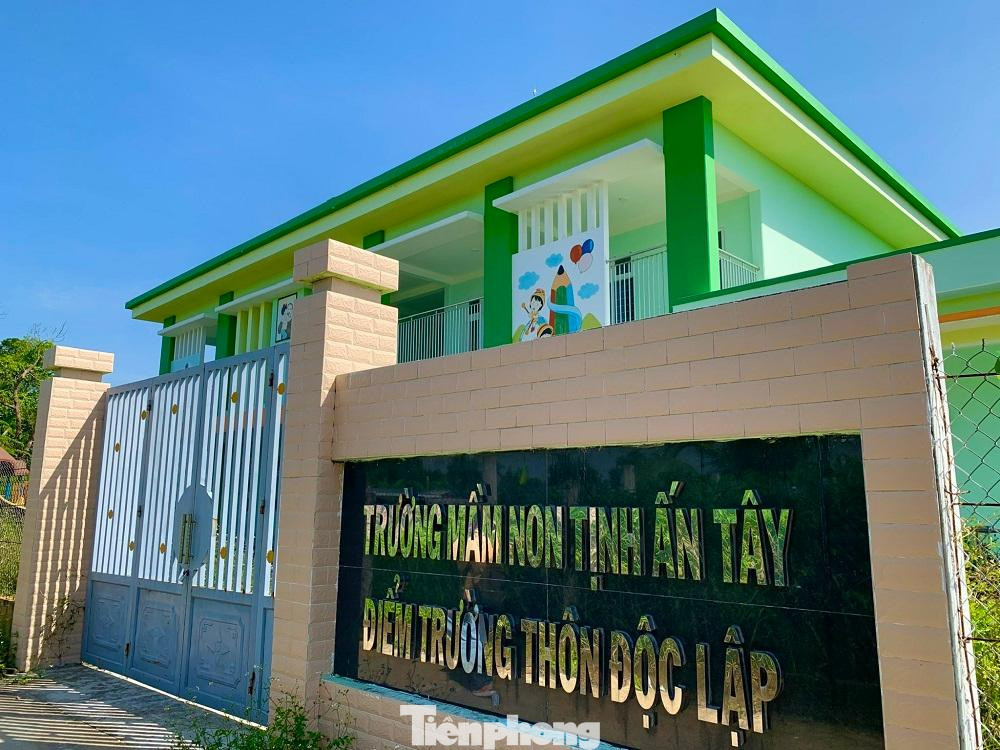 Trường được xây nhằm đảm bảo việc học tập cho học sinh trên địa bàn xã Tịnh Ấn Tây, TP Quảng Ngãi nhất là các khu dân cư ở xa trung tâm xã thường bị chia cắt vào mùa mưa do lũ.