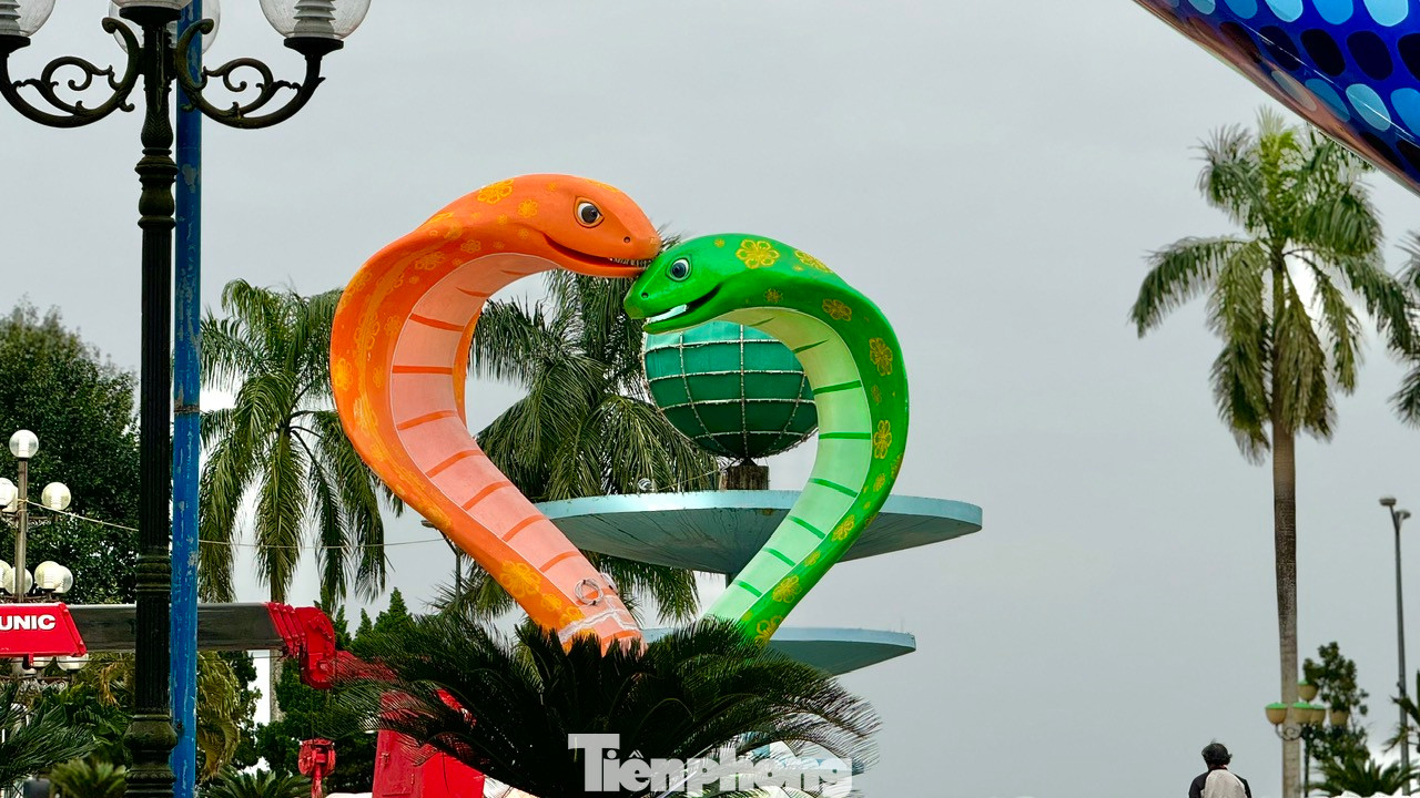 Đôi linh vật này được tạo dáng hình trái tim mang thông điệp “Tình yêu mùa Xuân”.