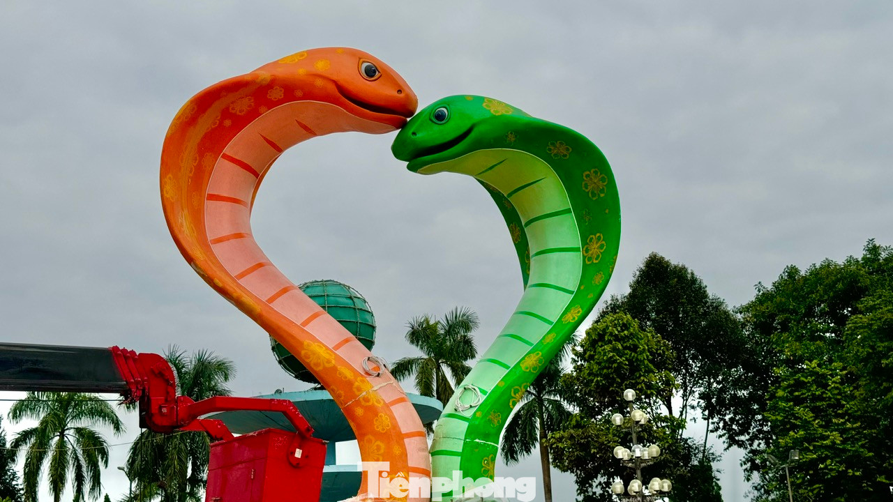 Đôi linh vật này được tạo dáng hình trái tim mang thông điệp “Tình yêu mùa Xuân”.