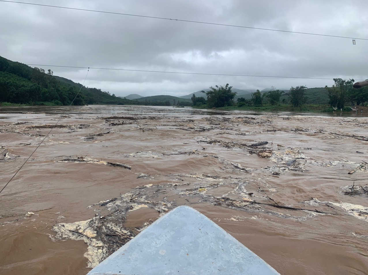 Hiện nay, lũ trên các sông trong tỉnh Quảng Ngãi đang lên nhanh. Hiện nay, lũ trên các sông trong tỉnh Quảng Ngãi đang lên nhanh.