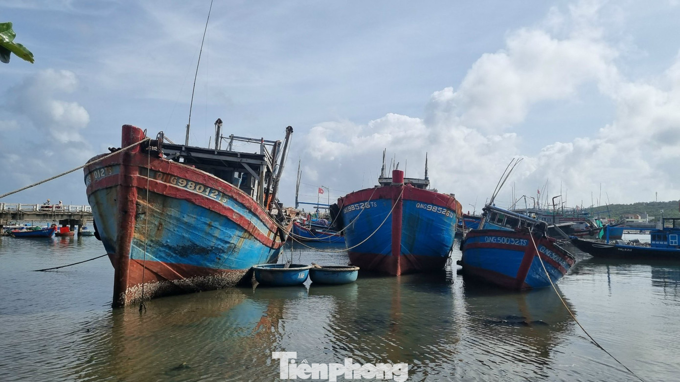 Cảng Sa Huỳnh sau khi dọn hết xác tàu đắm. Cảng Sa Huỳnh sau khi dọn hết xác tàu đắm.