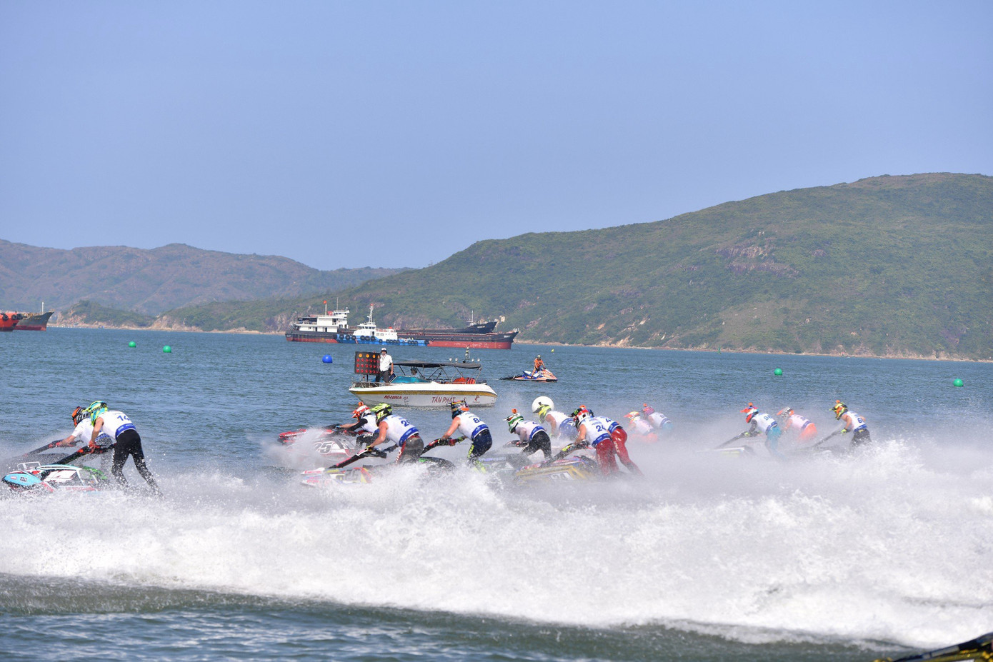 Các tay đua bước vào ngày thi đấu cuối cùng để xác định nhà vô địch chặng đua Grand Prix of Binh Dinh.