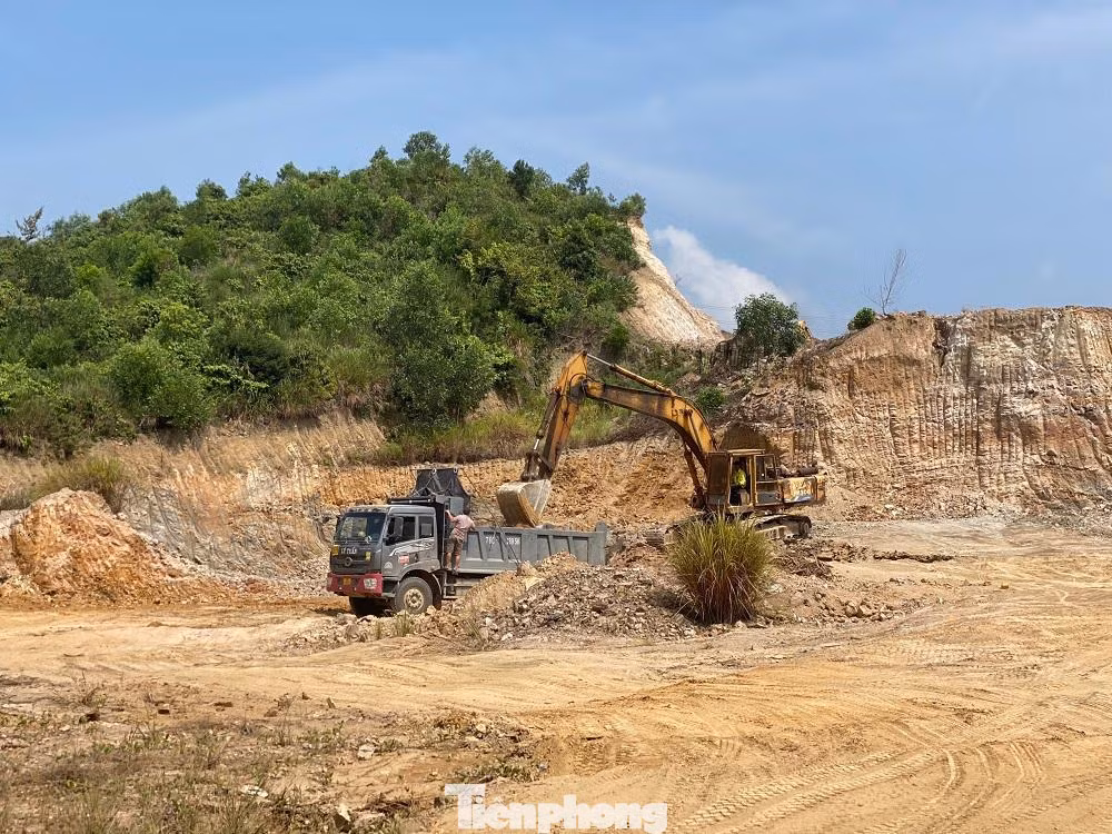 Công ty TNHH Lý Tuấn cung cấp đất san lấp cho dự án Khu dân cư khi chưa được cơ quan cấp có thẩm quyền cho phép.