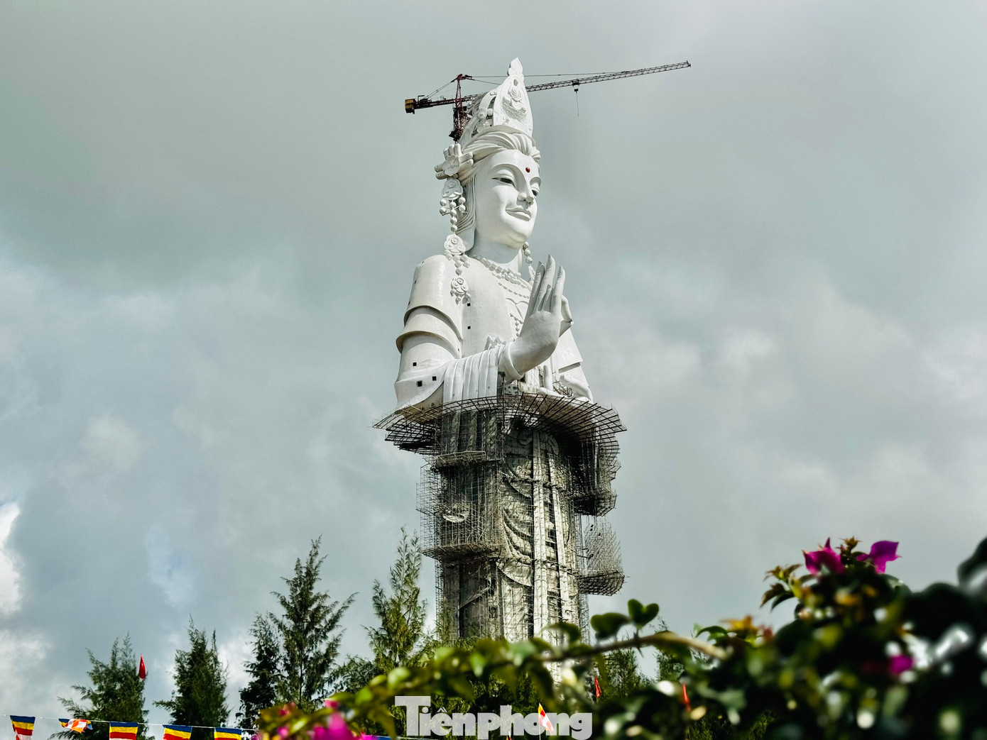 Ngoài ra, bức tượng này cũng trở thành tượng Phật Quan Âm cao nhất Đông Nam Á và nằm trong top những tôn tượng cao nhất thế giới. Ảnh: Nguyễn Ngọc.