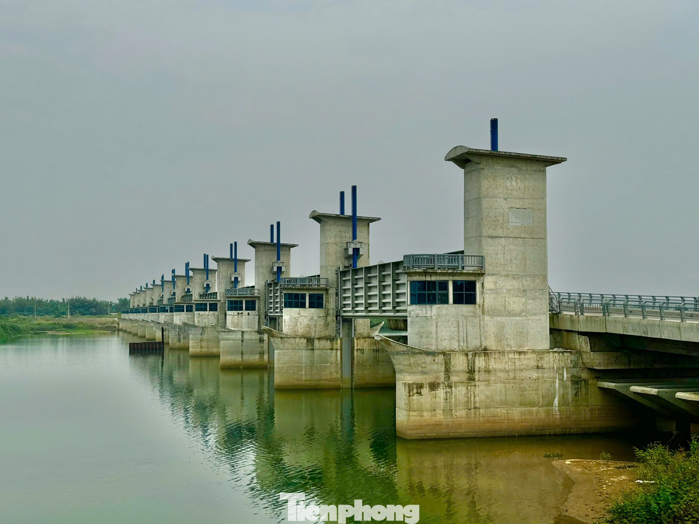 Đến nay, lũy kế giá trị thực hiện đạt 1.130 tỉ đồng, đạt 88,4% giá trị hợp đồng. Hiện còn vướng GPMB ở địa bàn thôn Ân Phú (xã Tịnh An, TP. Quảng Ngãi). Ảnh: Nguyễn Ngọc.