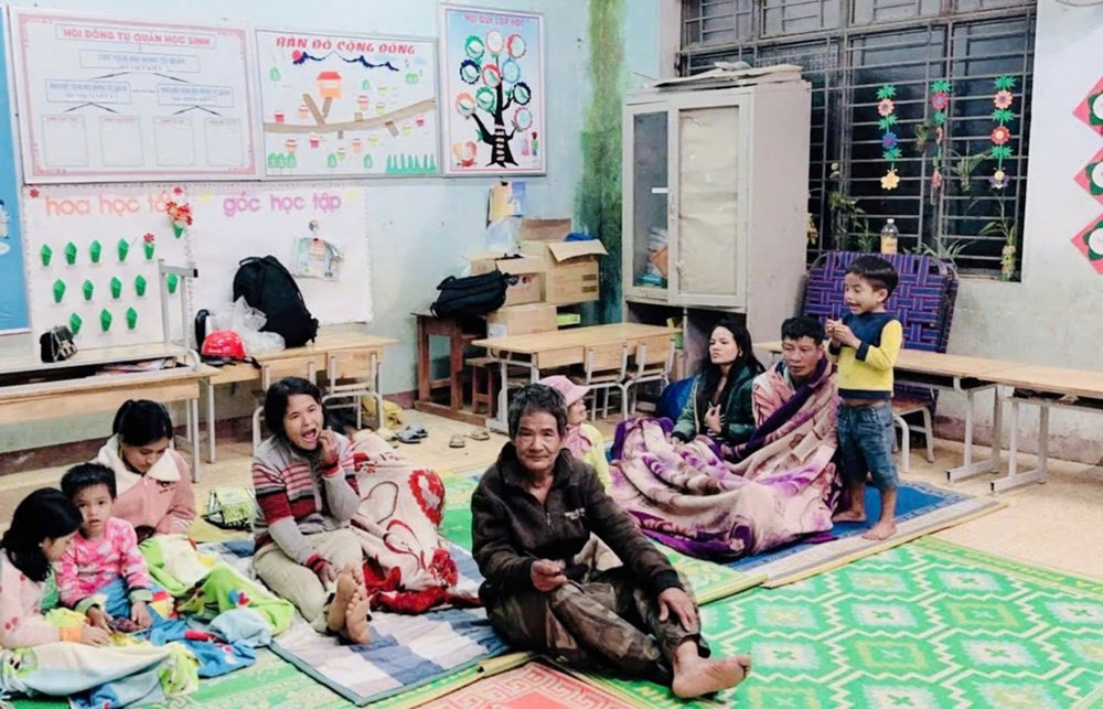 Người dân ở thôn Nguyên (xã Trà Hiệp, huyện Trà Bồng) đã được đưa đến nơi an toàn. Người dân ở thôn Nguyên (xã Trà Hiệp, huyện Trà Bồng) đã được đưa đến nơi an toàn.