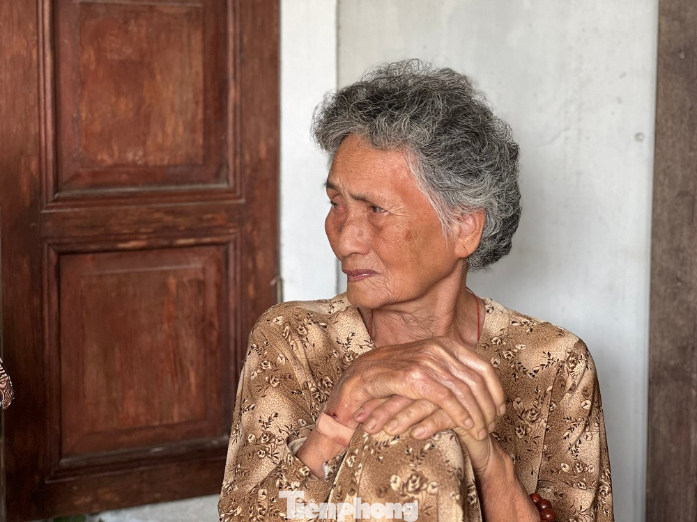 Thân nhân gia đình các nạn nhân vẫn không tin đó là sự thật.