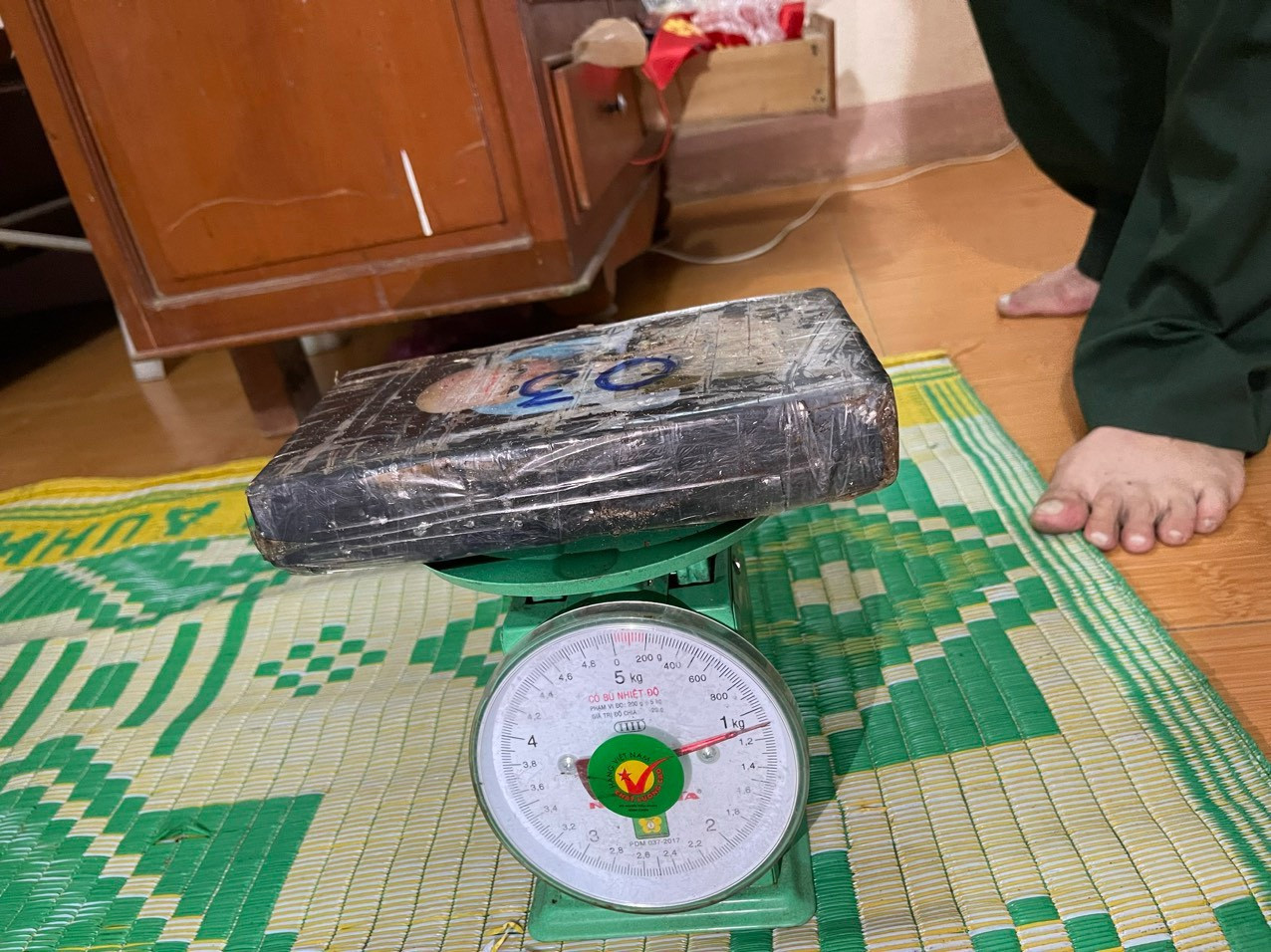 Các gói này có hình dạng, kích thước, nhãn mác với gần 300kg ma túy dạng cocaine trôi dạt vào bờ biển Quảng Ngãi cách đây 1 tháng.