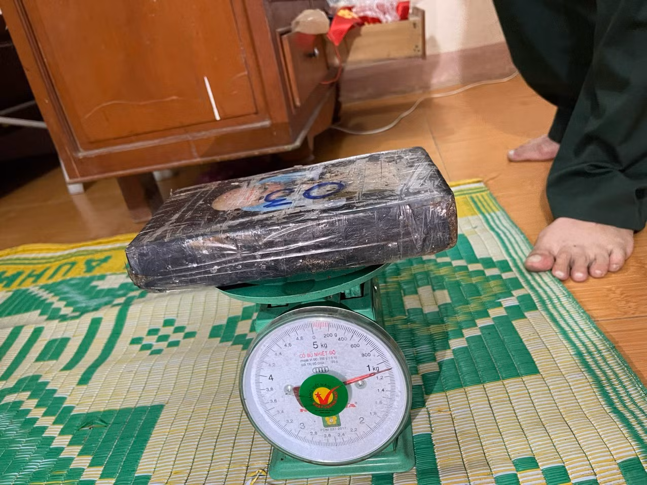 Các gói này có hình dạng, kích thước, nhãn mác với gần 300kg ma túy dạng cocaine trôi dạt vào bờ biển Quảng Ngãi cách đây 1 tháng. Các gói này có hình dạng, kích thước, nhãn mác với gần 300kg ma túy dạng cocaine trôi dạt vào bờ biển Quảng Ngãi cách đây 1 tháng.