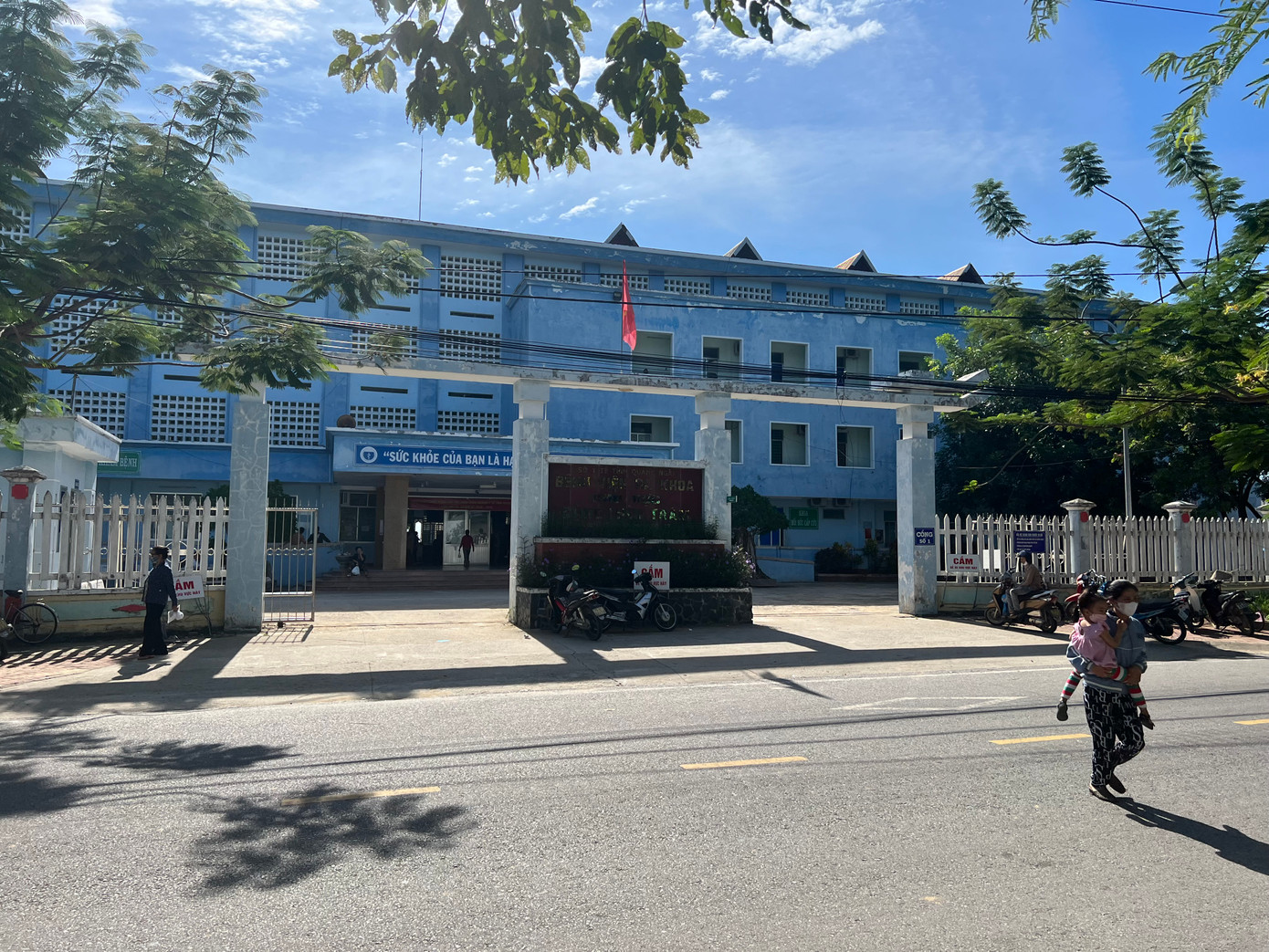 121 y, bác sĩ của BVĐK khu vực Đặng Thùy Trâm không được hưởng hỗ trợ phụ cấp nghề theo Nghị định 05 của Chính phủ.