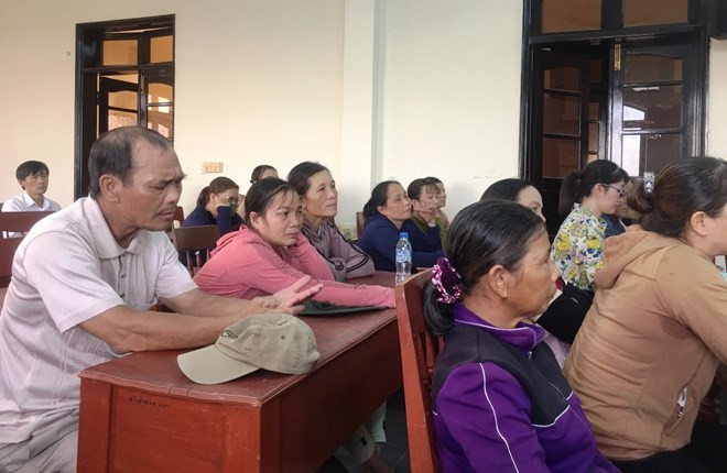 Người lao động tại Công ty CP Licogi Quảng Ngãi trong một lần đối thoại với lãnh đạo doanh nghiệp về quyền lợi BHXH.