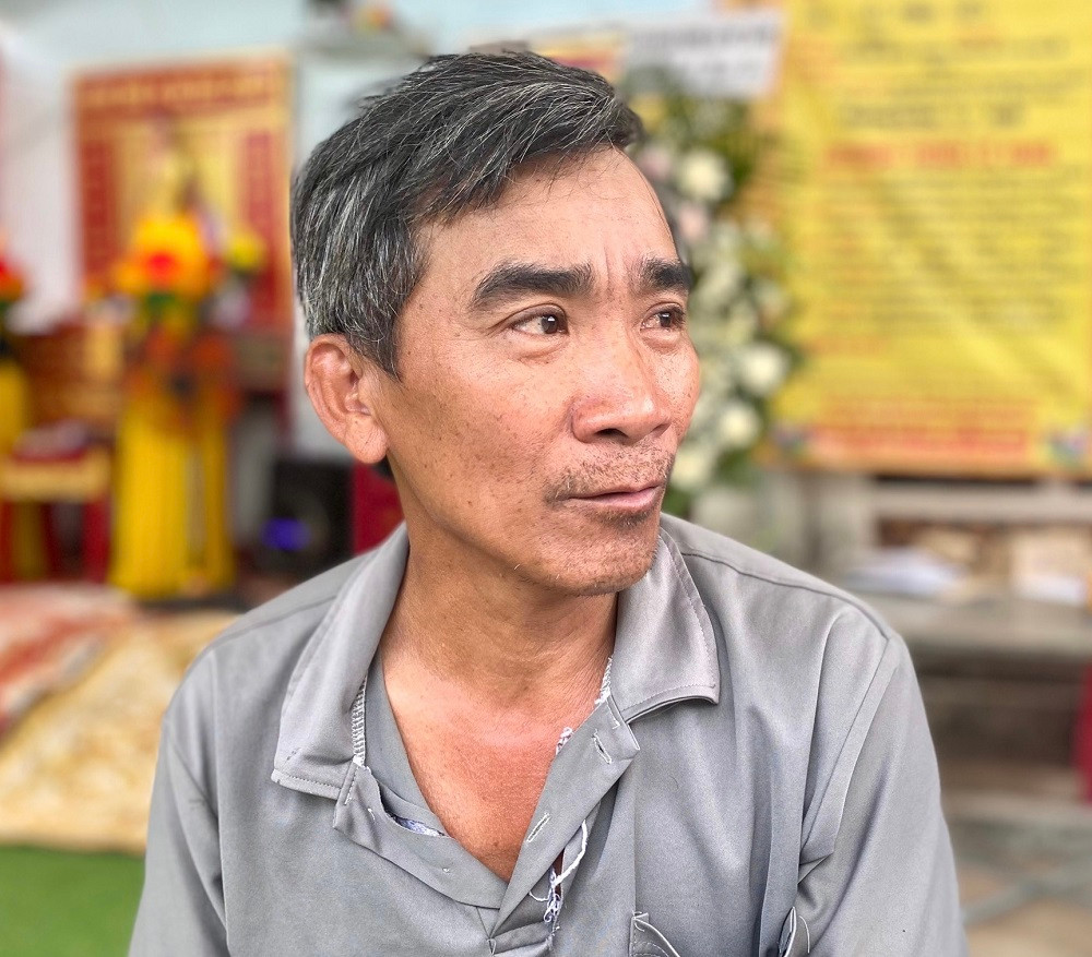 Ông Võ Thanh Sơn trước mất mát quá lớn khi con trai của ông là Võ Minh Hiếu vừa qua đời sau vụ tai nạn lật ô tô trên đèo Vi Ô Lắc vào ngày 25/6.