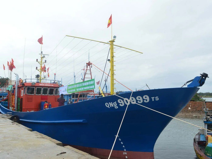 Năm 2016, tàu QNg 90999 TS công suất 810 CV mang tên Biển Đông 1 của ông Võ Văn Hân được hạ thủy.