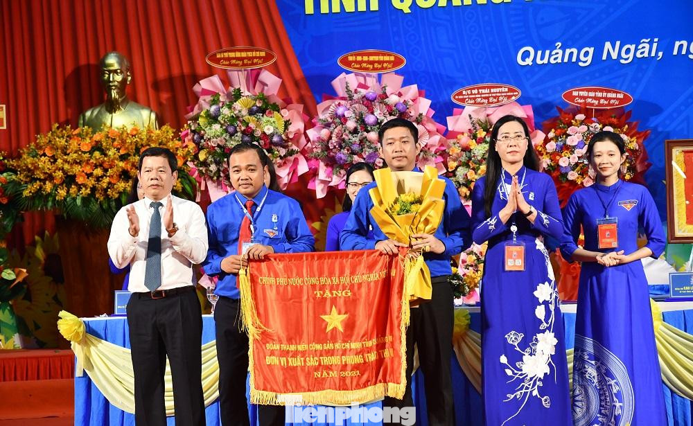 Đoàn TNCS Hồ Chí Minh tỉnh Quảng Ngãi, nhiệm kỳ 2022 – 2027, được Thủ tướng Chính phủ tặng cờ Đơn vị xuất sắc trong phong trào thi đua năm 2021.