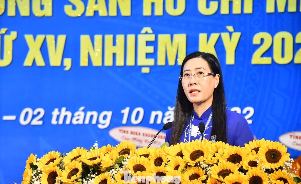 Bà Bùi Thị Quỳnh Vân - Bí thư Tỉnh ủy Quảng Ngãi, phát biểu tại Đại hội