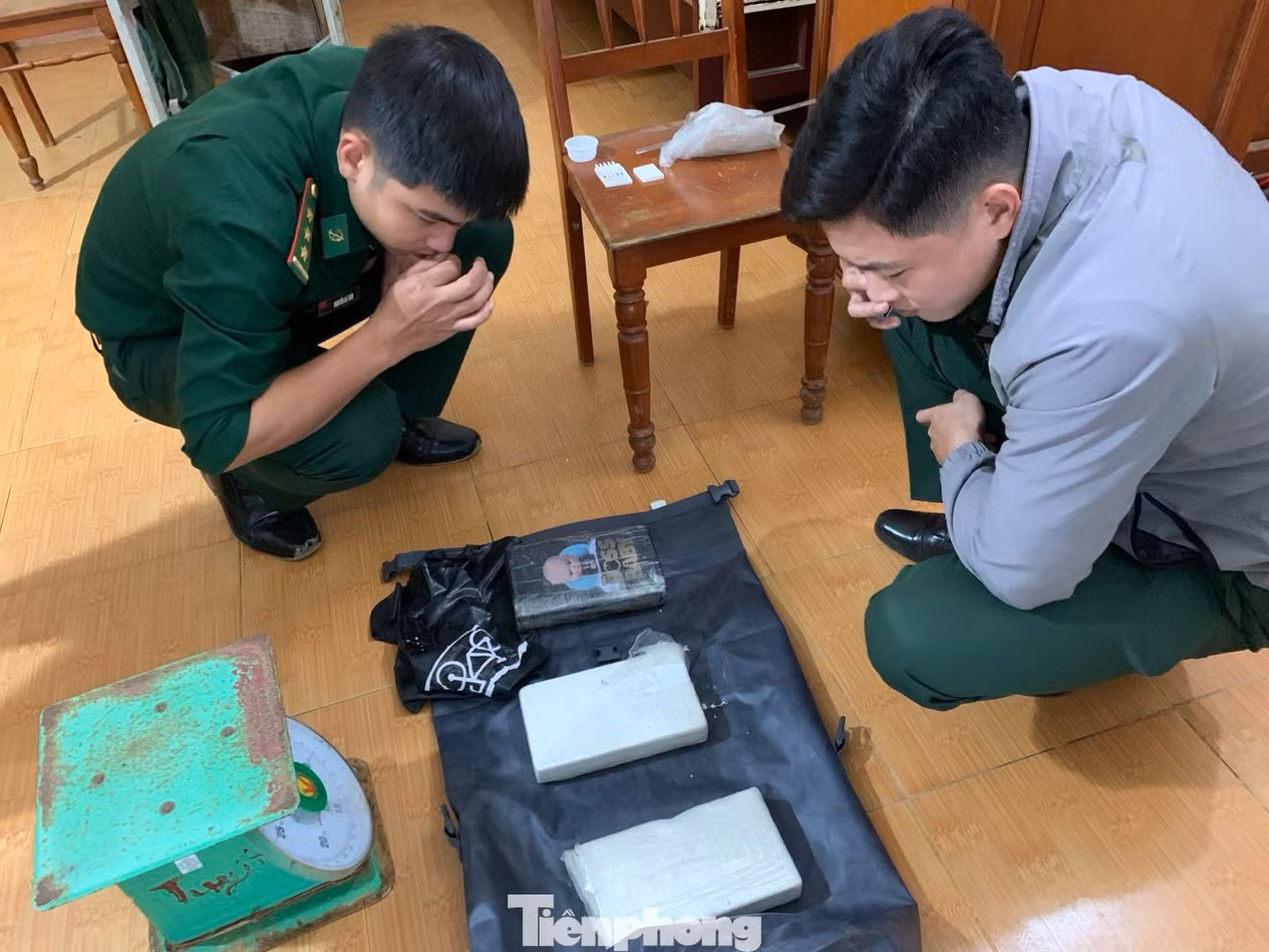 Lực lượng chức năng niêm phong tạm giữ số ma túy trên.