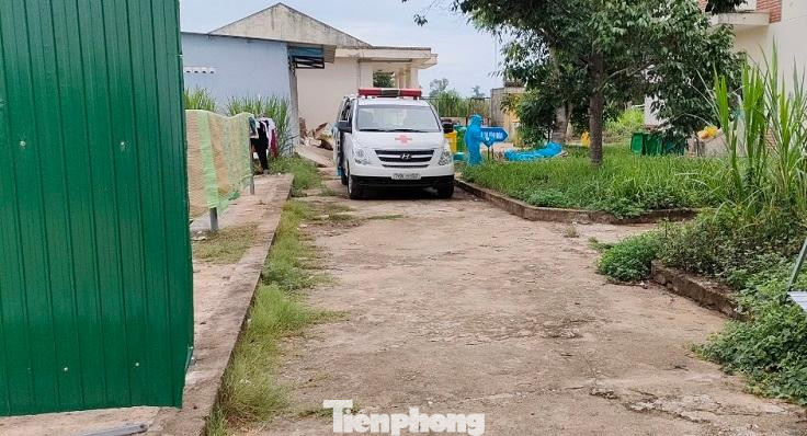 Người thân qua đời do COVID-19 khiến gia đình bối rối, do đó họ buộc phải chấp nhận mức giá mà các cơ sở dịch vụ tang lễ đưa ra.