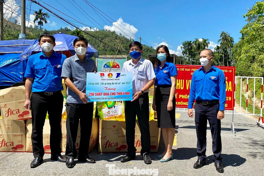 Khánh thành những công trình thanh niên tiêu biểu. Khánh thành những công trình thanh niên tiêu biểu.