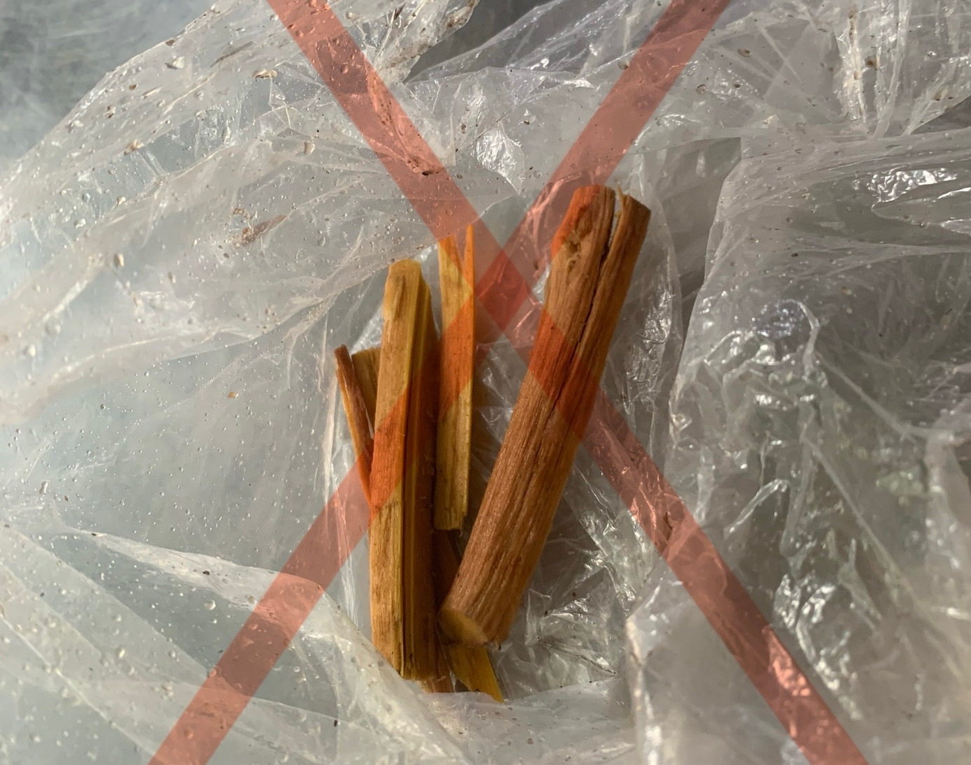 Rễ cây rừng mà các nạn nhân sử dụng. Ảnh: Công an cung cấp Rễ cây rừng mà các nạn nhân sử dụng. Ảnh: Công an cung cấp