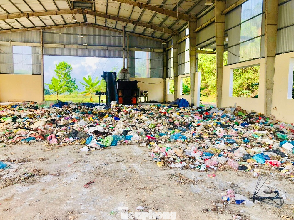 Tại khu vực nhà máy không có bất kỳ công nhân vận hành nào.