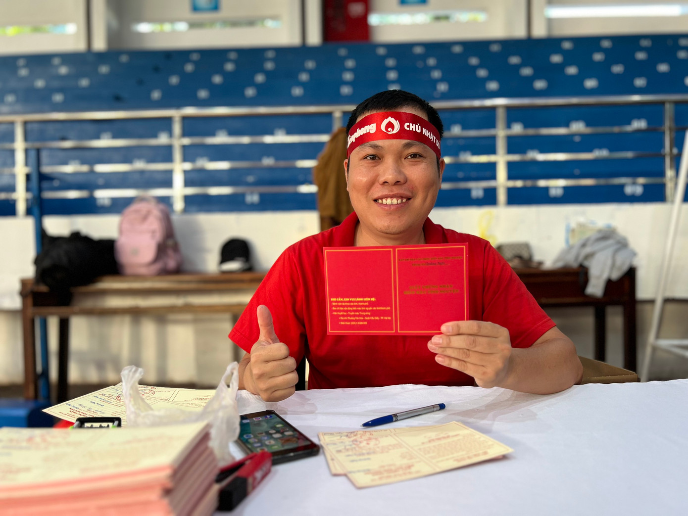 Các tình nguyện viên tại ngày hội Chủ Nhật Đỏ.