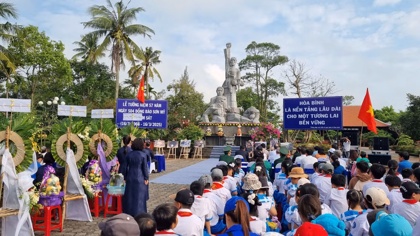 Quang cảnh buổi lễ.